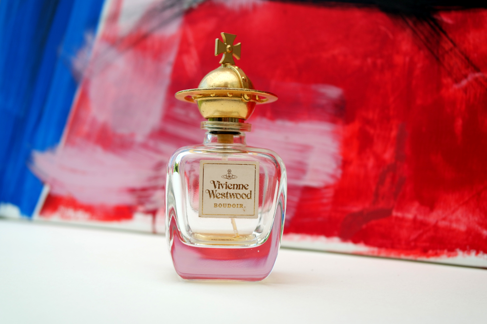 Marie-Christine Blanc-Verdier et le parfum Boudoir de Vivienne Westwood.