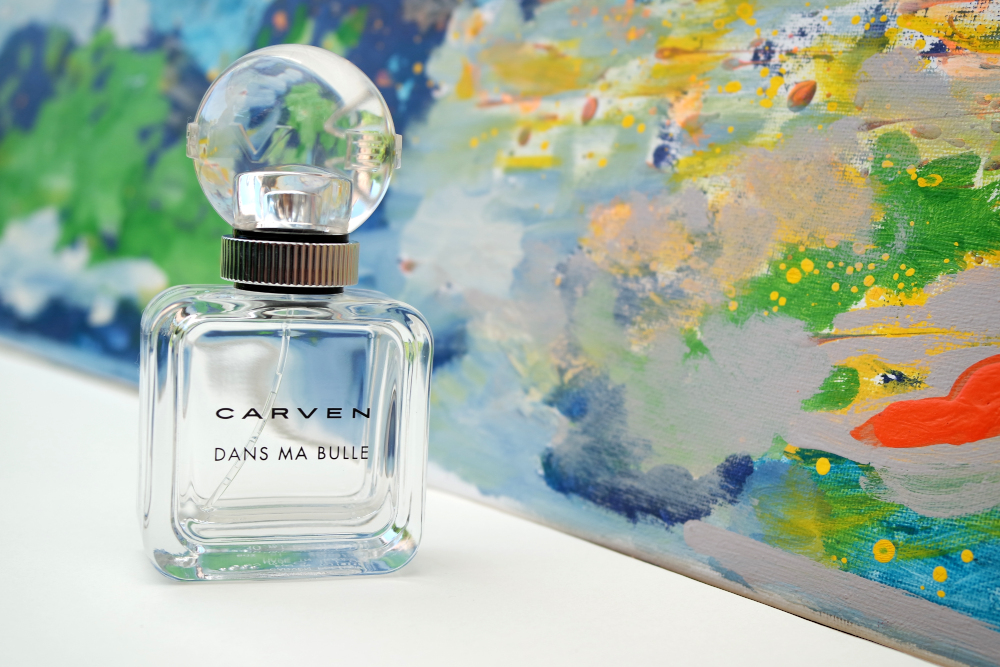 Marie-Christine Blanc-Verdier et le parfum Dans ma Bulle de Carven.